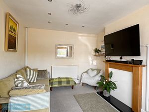 Sitting room- click for photo gallery